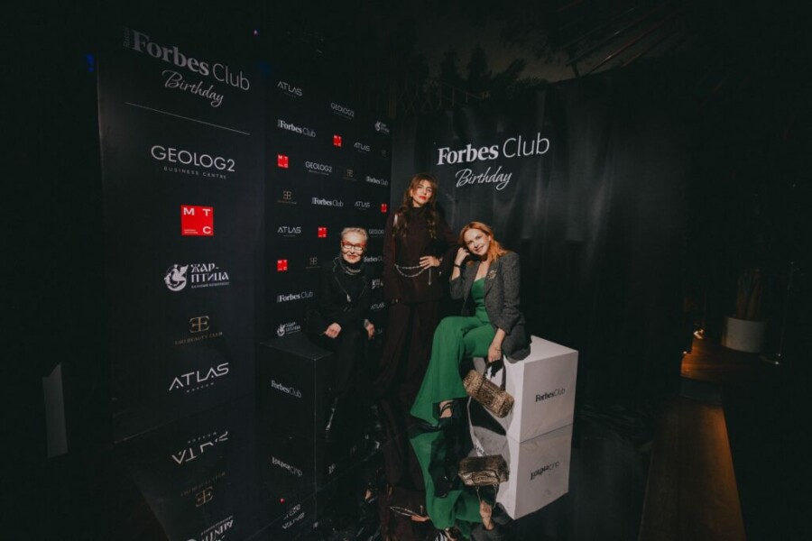 Ольга Свиблова, основательница Московского Дома фотографии, эксперт Forbes Club; Жанна Казанская; Александра Вантье 