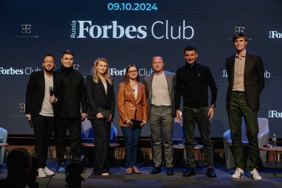 Дмитрий Озман, директор по развитию Forbes Russia, президент Forbes Club; Антон Клименков, Сооснователь и CEO Adeptum Digital Production, резидент Forbes Club; Мария Козина, предприниматель, инвестиционный банкир, резидент Forbes Club; Алла Дынко, Управляющий партнер AD Pro, Руководитель по развитию бизнеса на Ближнем Востоке ГК Selecty, резидент Forbes Club; Никита Мазепин, автогонщик, основатель фонда помощи спортсменам, отстраненным от соревнований по неспортивным причинам «Мы выступаем как один»;  Артем Алискеров, амбассадор донорства костного мозга в России, идейный вдохновитель платформы добрых дел «Огонь жизни»; Андрей Кириленко, президент Российской федерации футбола, бывший игрок Национальной баскетбольной ассоциации, основатель благотворительного фонда «Кириленко — детям!»